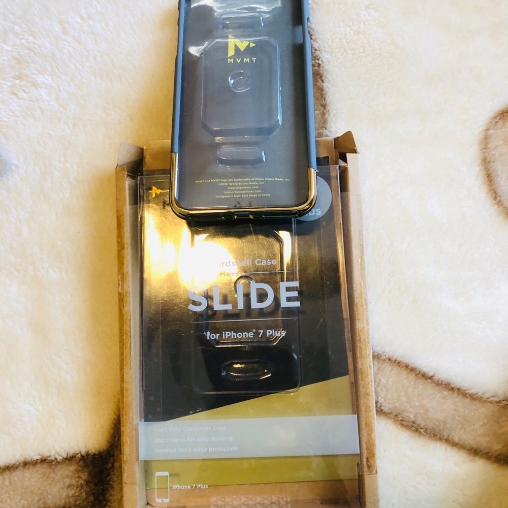 Phone case - Picture 3 of 5